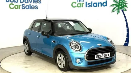 Blue Used 2018 Mini Cooper Hatch Hatchback | £11,350 (Fair price)