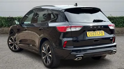 Begagnad Ford Kuga ST-Line X 190 HK (139 kW) 2023 Svart SUV