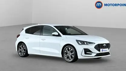 Used Ford Focus ST-Line 125 HP (91 kW) 2022 White Hatchback