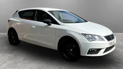 Used Seat Leon SE Dynamic 110 HP (80 kW) 2018 White Hatchback