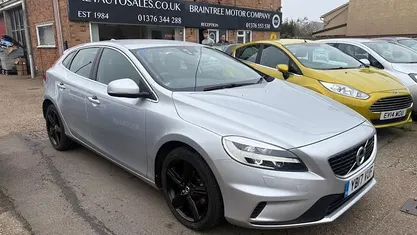 Used Volvo V40 R-Design 120 HP (88 kW) 2019 Hatchback