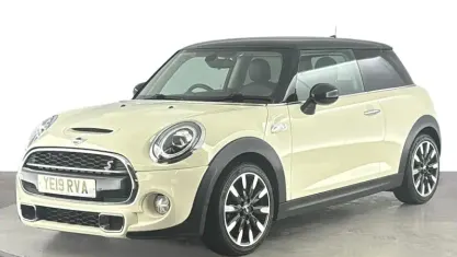 Used Mini Cooper S Exclusive 192 HP (141 kW) 2019 White Hatchback