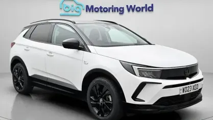 Used Vauxhall Grandland X 224 HP (164 kW) 2023 White SUV