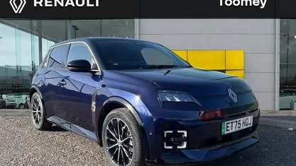 Used Renault 5 E-Tech Iconic 110 kW (150 HP) 2025 Hatchback