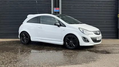 Used Vauxhall Corsa Edition 86 HP (63 kW) 2013 White Hatchback