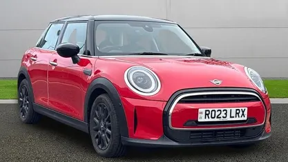 Used Mini Cooper Classic 136 HP (100 kW) 2022 Red Hatchback