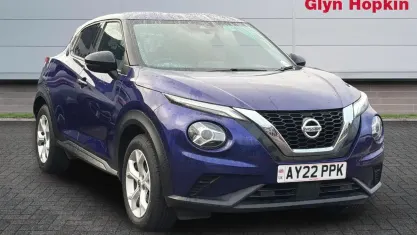 Używany Nissan Juke N-Connecta 114 KM (83 kW) 2022 Purpurowy SUV