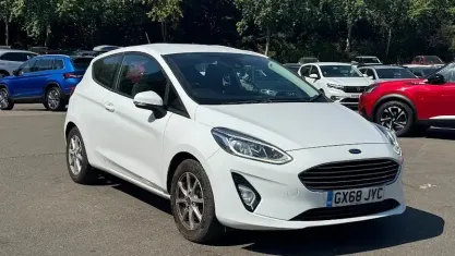 Used Ford Fiesta Zetec 86 HP (63 kW) 2019 White Hatchback