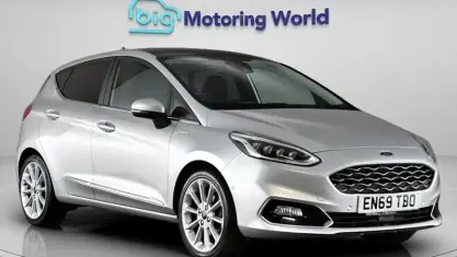 Używany Ford Fiesta Vignale 101 KM (74 kW) 2020 Srebrny Hatchback