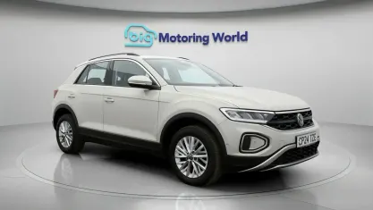 Used VW T-Roc Life 150 HP (110 kW) 2024 Grey SUV