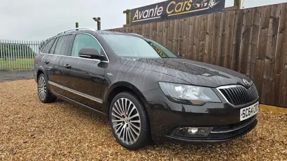 Used Skoda Superb LAURIN & KLEMENT 140 HP (102 kW) 2014 Brown Estate