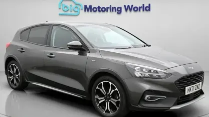 Usado Ford Focus Active X 155 HP (114 kW) 2021 Cinzento Citadino