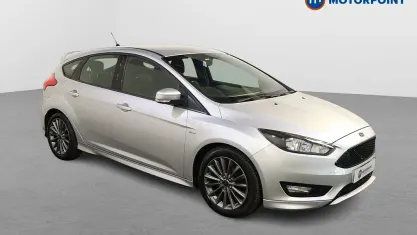 Used Ford Focus ST-Line 140 HP (102 kW) 2017 Silver Hatchback