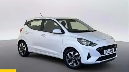 Used Hyundai i10 Advanced 63 HP (46 kW) 2024 White Hatchback