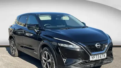 Używany Nissan Qashqai N-Connecta 190 KM (139 kW) 2023 Czarny SUV