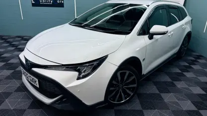 Used Toyota Corolla Edition 184 HP (135 kW) 2021 White Estate