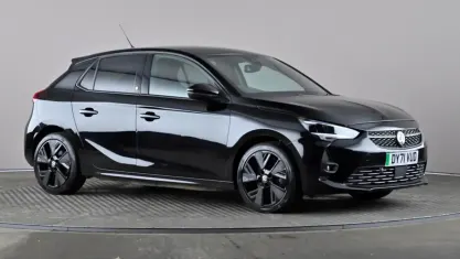Begagnad Vauxhall Corsa-e SRi 100 kW (136 HK) 2021 Svart Halvkombi