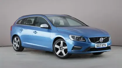 Used Volvo V60 R-Design 120 HP (88 kW) 2017 Blue Estate