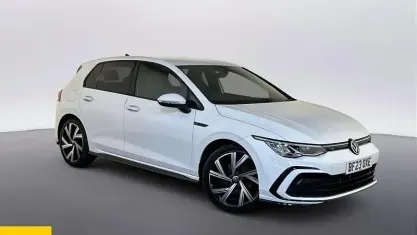 Usado VW Golf VIII R-line 131 HP (96 kW) 2023 Branco Citadino