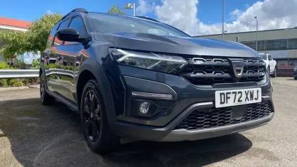 Usado Dacia Jogger Extreme 110 HP (80 kW) 2023 Cinzento Monovolume