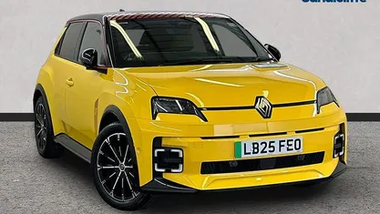 Used Renault R5 Iconic 110 kW (150 HP) 2025 Yellow Hatchback