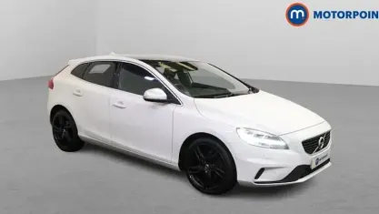 Begagnad Volvo V40 R-Design Pro 150 HK (110 kW) 2018 Vit Halvkombi