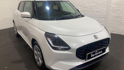 Używany Suzuki Swift 82 KM (60 kW) 2024 Biały Hatchback