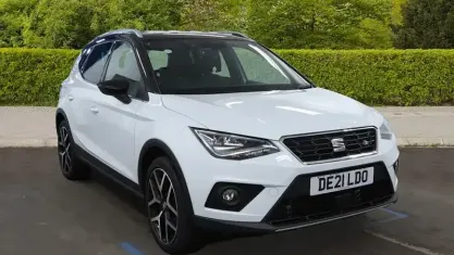 Usado Seat Arona FR Sport 110 CV (80 kW) 2021 Blanco SUV