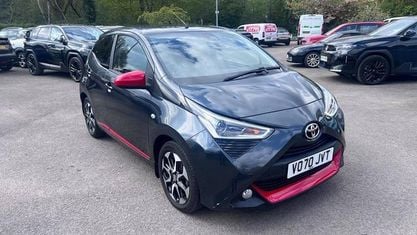Używany Toyota Aygo Trend 72 KM (52 kW) 2020 Szary Hatchback