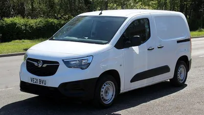 Used Vauxhall Combo Edition 101 HP (74 kW) 2021 White MPV