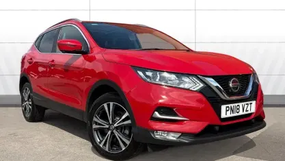 Used Nissan Qashqai N-Connecta 110 HP (80 kW) 2018 Red SUV