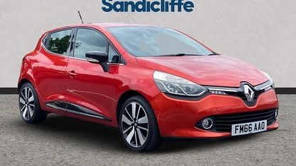 Used Renault Clio IV Dynamique 2016 Red Hatchback