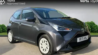 Used Toyota Aygo X-play 72 HP (52 kW) 2021 Grey Hatchback