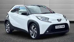 Pure white with black New 2025 Toyota Aygo Hatchback | £14,750 (Fair price)