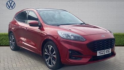 Usado Ford Kuga ST-Line X 190 HP (139 kW) 2023 Vermelho SUV