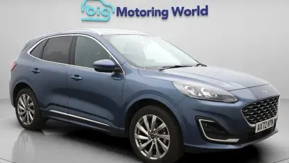 Second-hand Ford Kuga Vignale 224 CP (164 kW) 2023 Albastru SUV