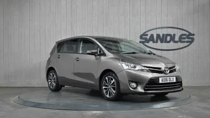 Used Toyota Verso Design 147 HP (108 kW) 2016 Bronze MPV