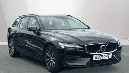 Used Volvo V60 Momentum 197 HP (144 kW) 2021 Black Estate