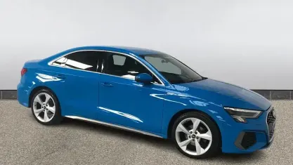 Usado Audi A3 S-Line 150 CV (110 kW) 2023 Azul Berlina