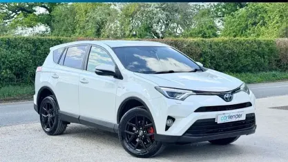 Second-hand Toyota RAV4 Design 197 CP (144 kW) 2018 SUV