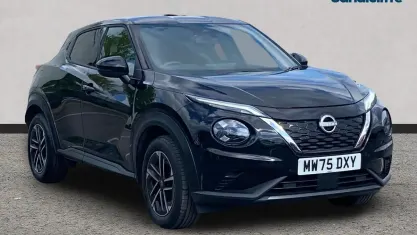 Begagnad Nissan Juke N-Connecta 143 HK (105 kW) 2025 Svart SUV