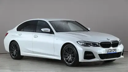 Używany BMW 330 M Sport 258 KM (189 kW) 2021 Biały Sedan/Limuzyna