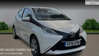 Used Toyota Aygo X-play 69 HP (50 kW) 2018 Hatchback