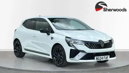 Used Renault Clio Esprit Alpine 90 HP (66 kW) 2024 White Hatchback