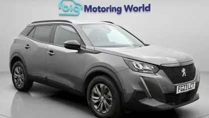 Usado Peugeot 2008 Active+ 101 CV (74 kW) 2023 Gris SUV