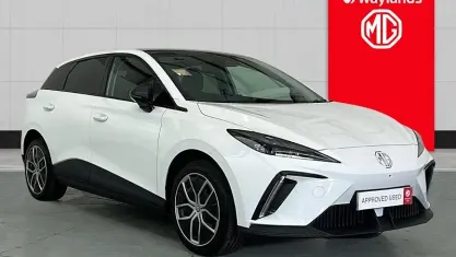 Used MG MG4 EV Trophy 319 kW (435 HP) 2025 White Hatchback