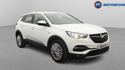 Used Vauxhall Grandland X 131 HP (96 kW) 2019 White SUV