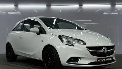 Used Vauxhall Corsa SRi 75 HP (55 kW) 2018 White Hatchback