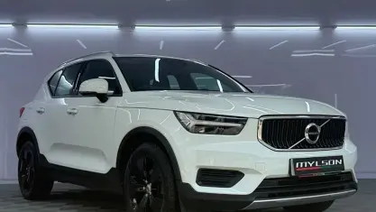 Used Volvo XC40 Momentum 163 HP (119 kW) 2021 White SUV