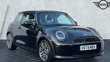 Used 2025 Mini Cooper Classic Hatchback | £24,491 (Fair price)